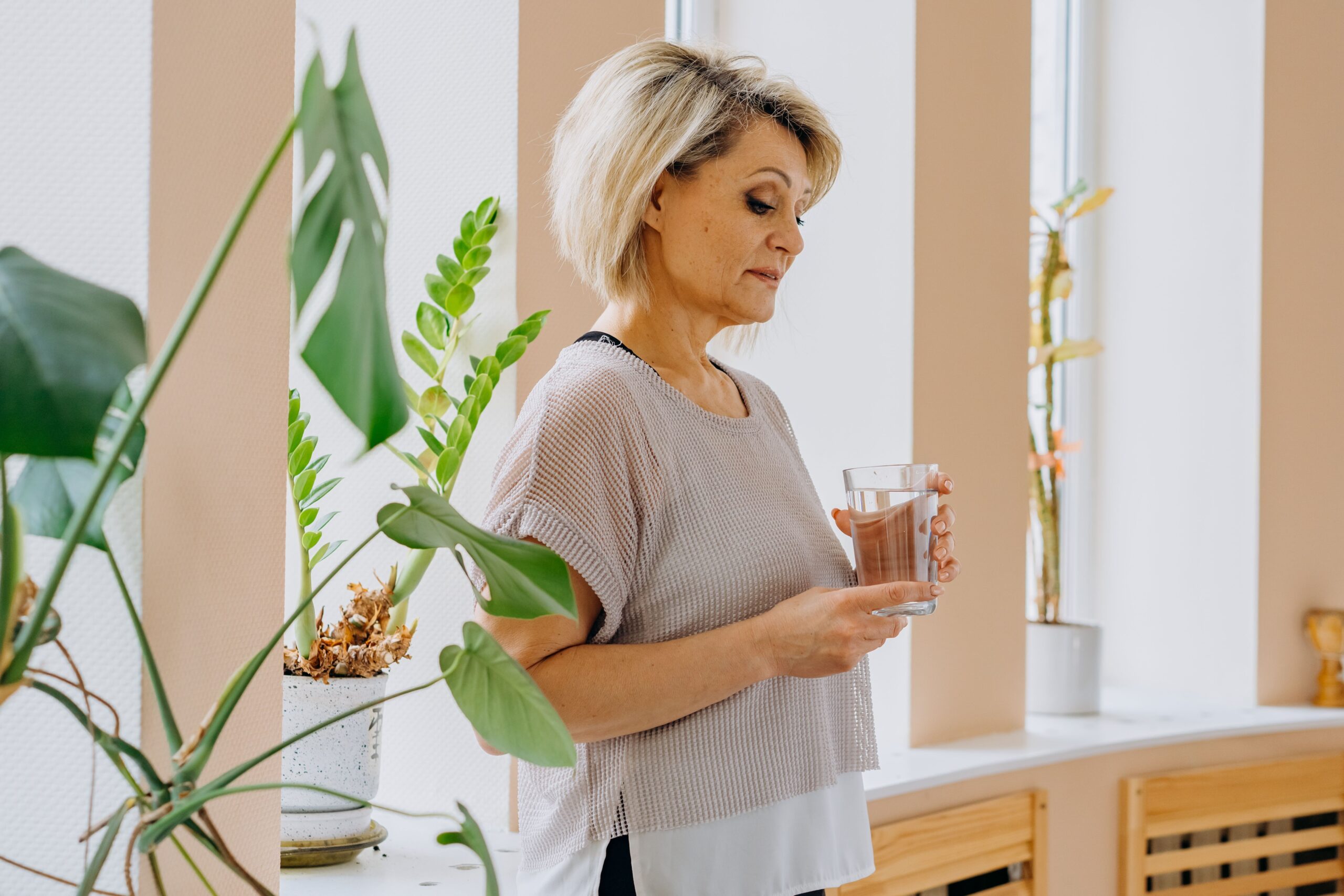 Insulin Resistance Symptoms: 7 Warning Signs After 55 older woman — insulin resistance symptoms affect adults over 55 including weight and energy changes