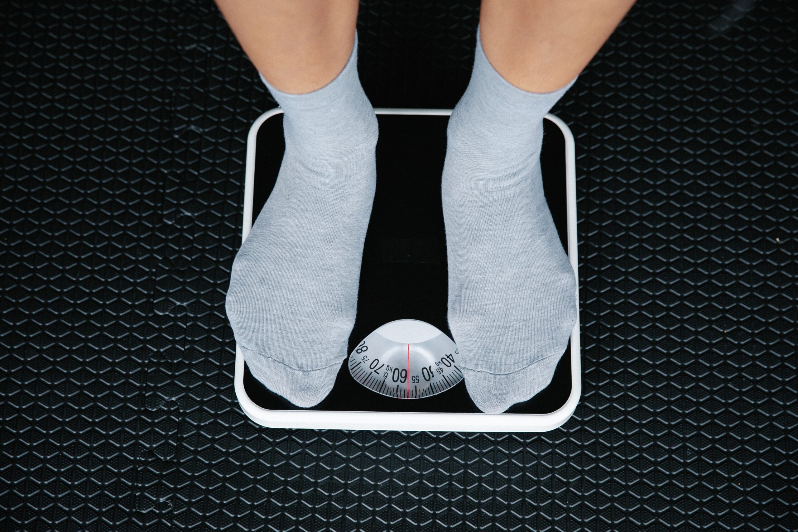 Berberine for Weight Loss: What the Research Shows for Adults Over 55 Older adult weighing themselves โ realistic expectations for berberine weight loss